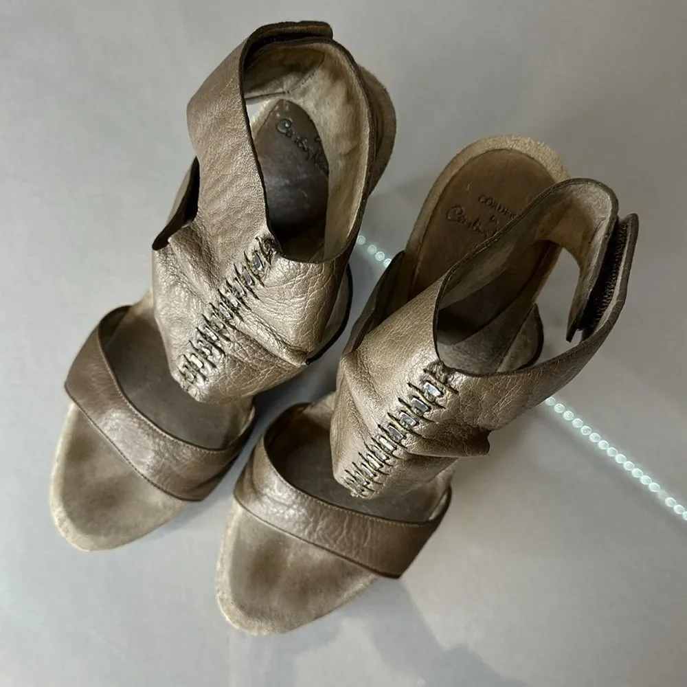 Calleen Cordero x Cordero Platform Leather Heels – Size 9 (A-1512)